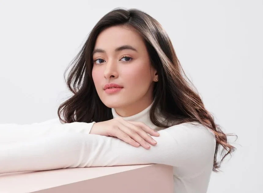 Transformasi Mawar De Jongh: Dari Aktris Muda Jadi Sekretaris Stylish di What’s Up With Secretary Kim